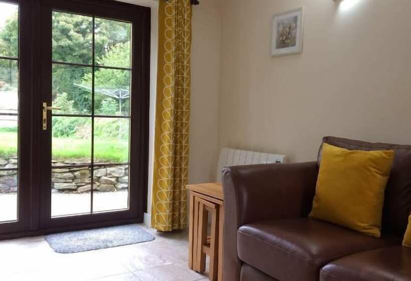 Callestock Courtyard