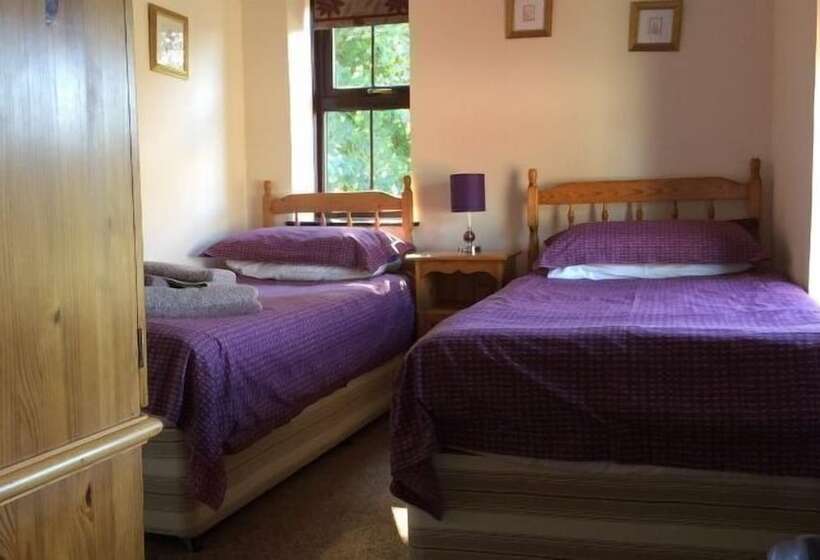 Callestock Courtyard