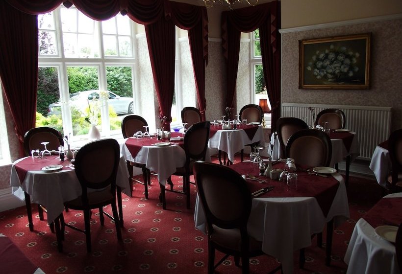 Отель Channel House