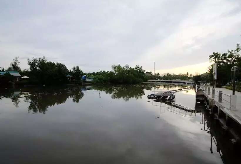 ホテル Khumphyazaw Resort