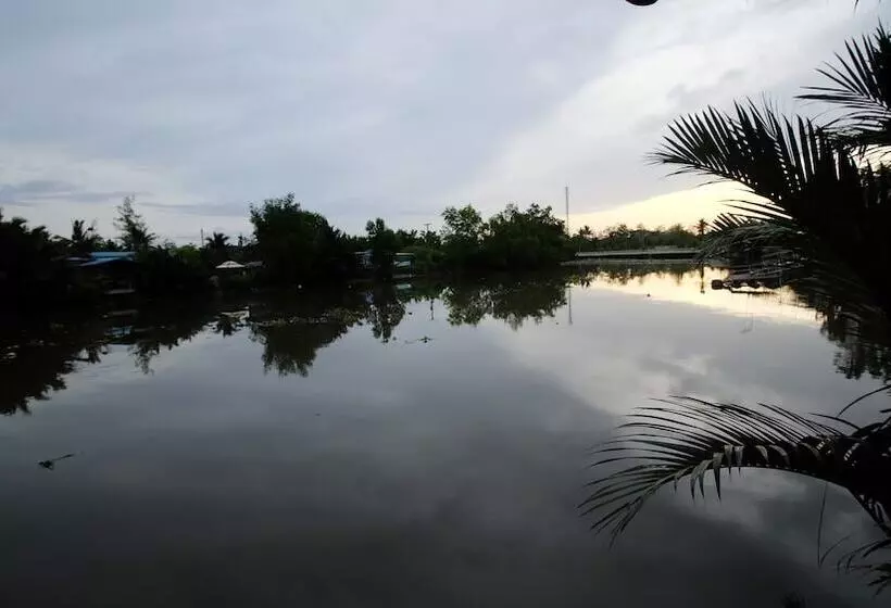 ホテル Khumphyazaw Resort