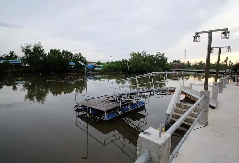 ホテル Khumphyazaw Resort