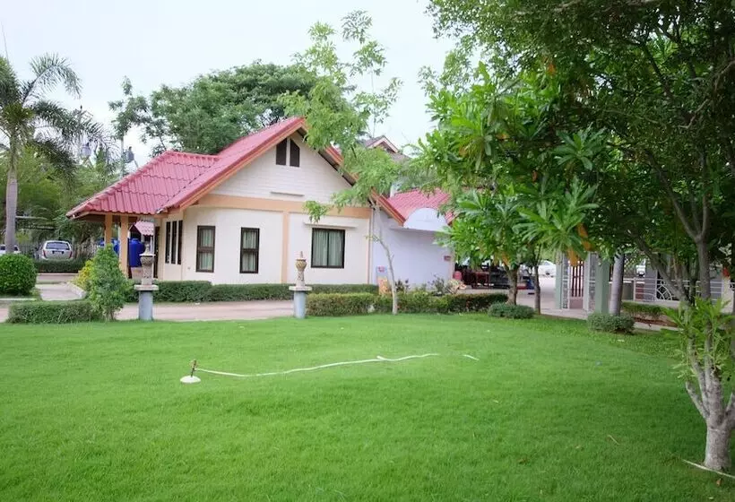 ホテル Khumphyazaw Resort