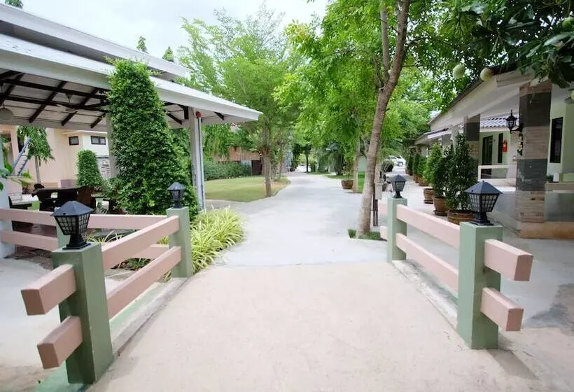 ホテル Khumphyazaw Resort