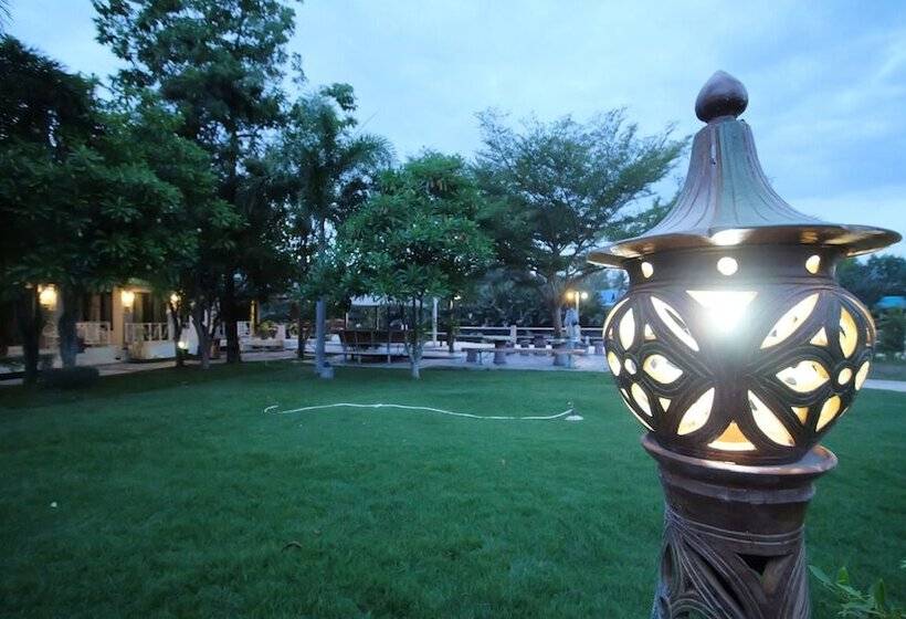 酒店 Khumphyazaw Resort