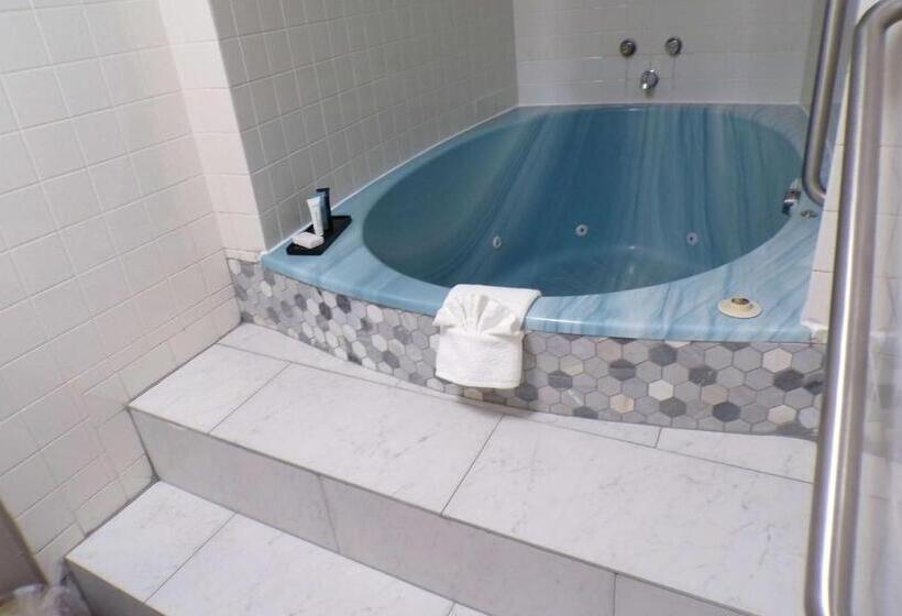 Luxor Inn & Suites, A Travelodge By Wyndham