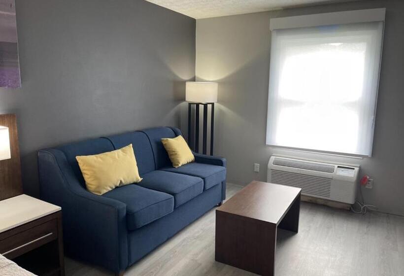 Luxor Inn & Suites, A Travelodge By Wyndham