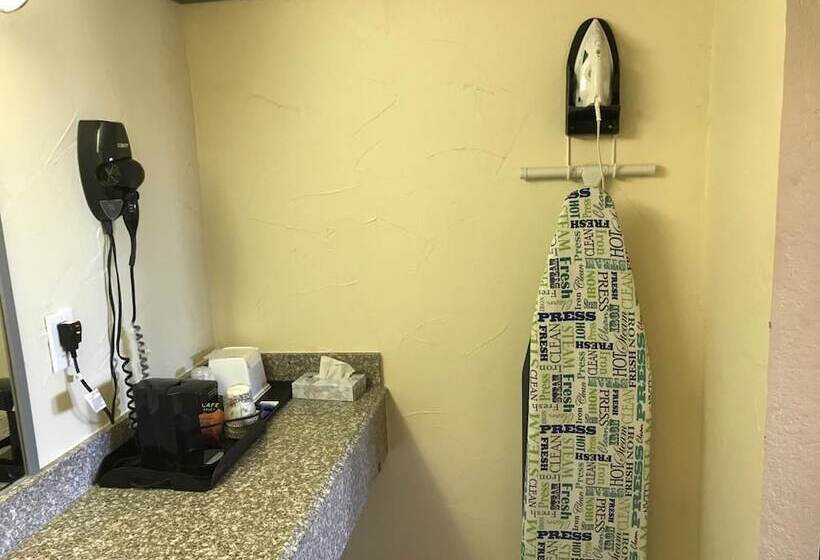 فندق على الطريق Budget Inn