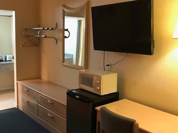 فندق على الطريق Budget Inn