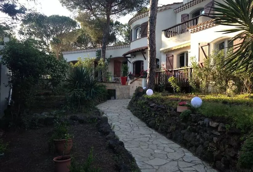 پانسیون Maison D Hotes Naturiste Villa Paulana