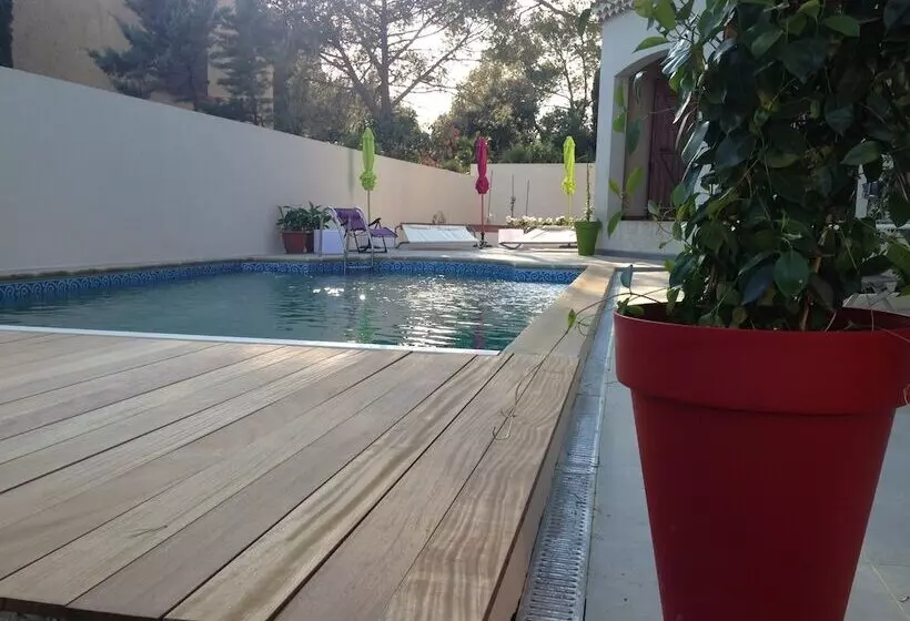 پانسیون Maison D Hotes Naturiste Villa Paulana