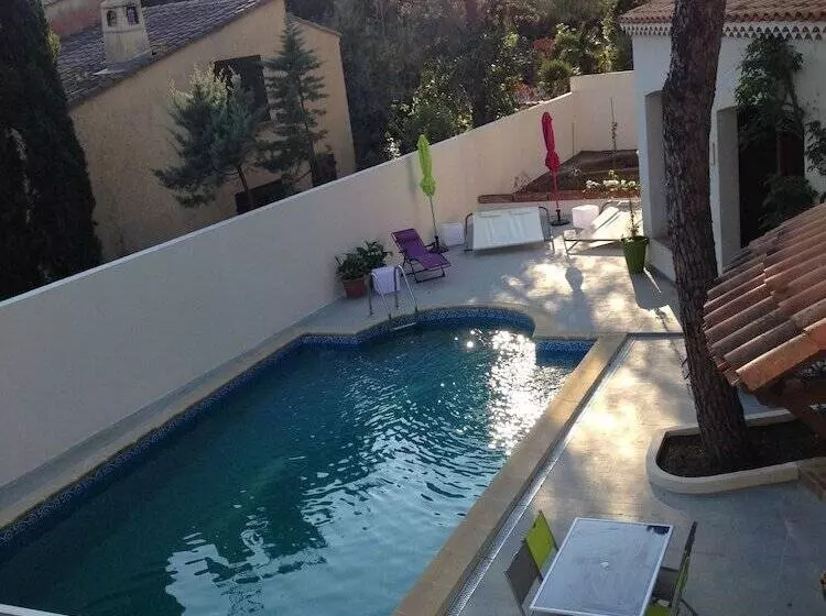 پانسیون Maison D Hotes Naturiste Villa Paulana