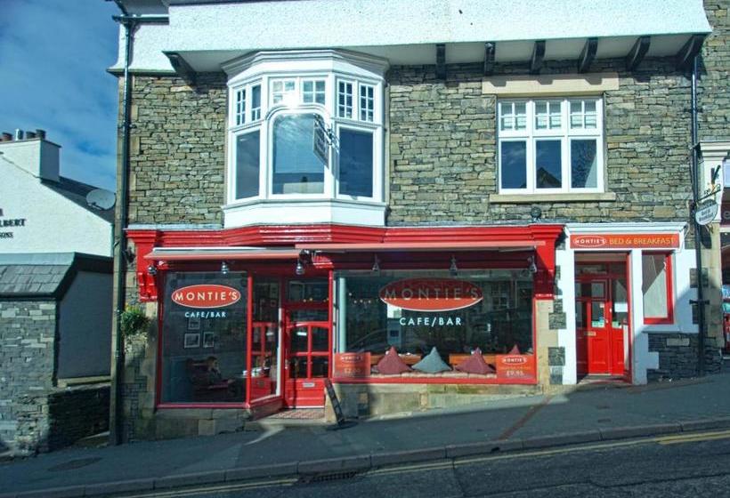 펜션 Monties Guest House   Adults Only