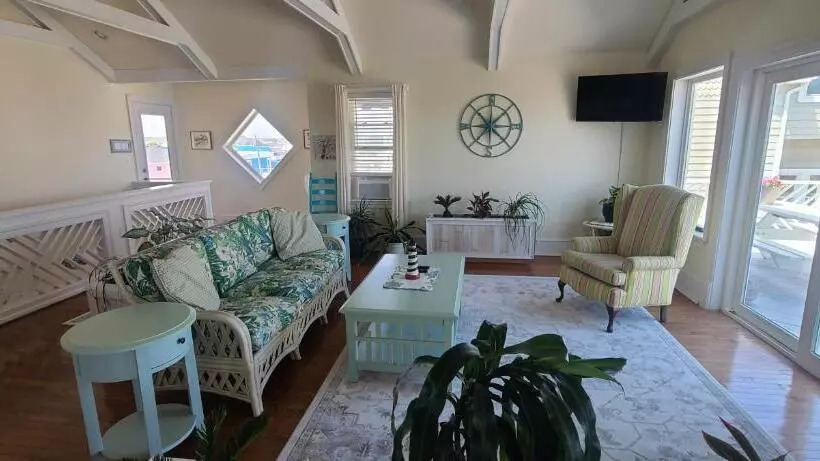 Pierhouse Bed & Breakfast