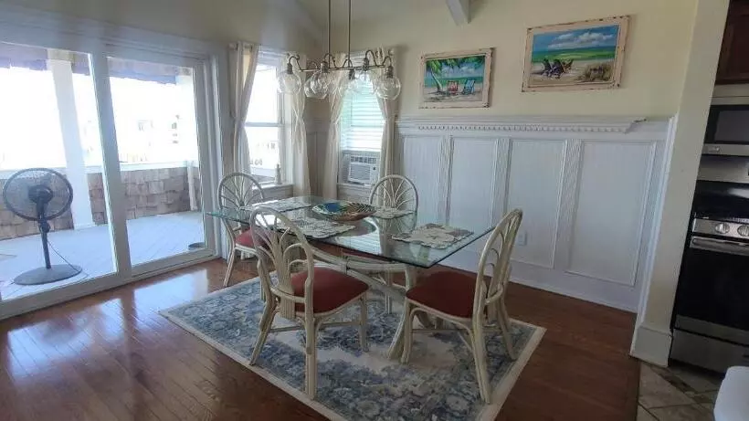 Pierhouse Bed & Breakfast