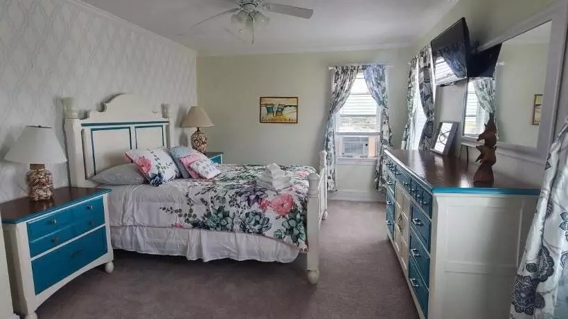 Pierhouse Bed & Breakfast