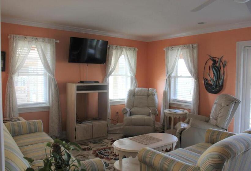 Pierhouse Bed & Breakfast