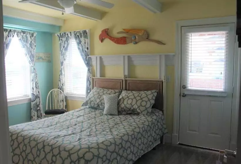 Pierhouse Bed & Breakfast