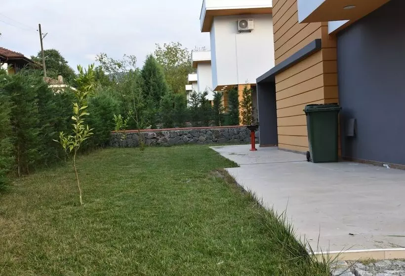 Yakut Villa