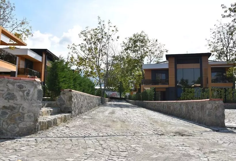 Yakut Villa