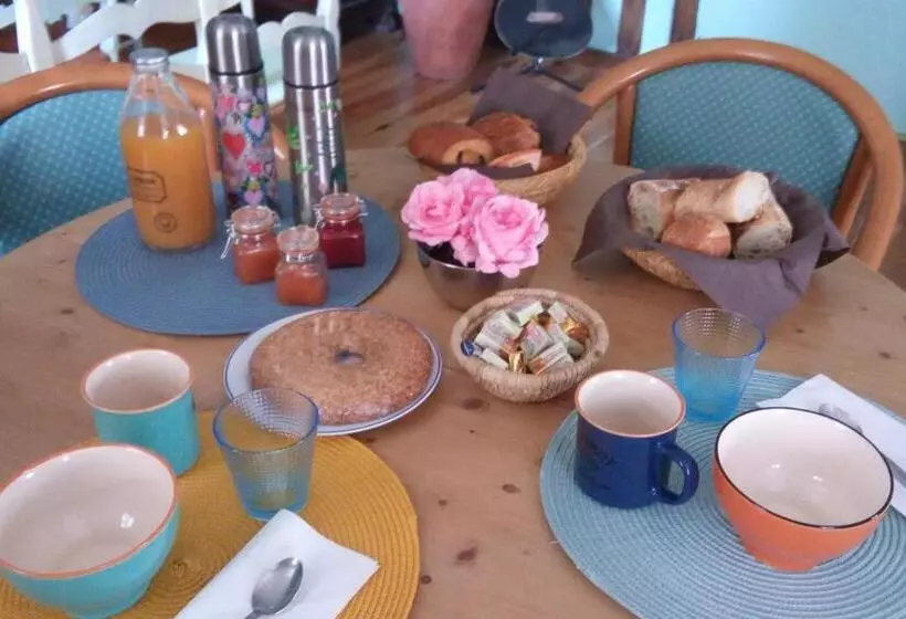 Aamiaismajoitus (B&B) Aux Rosiers