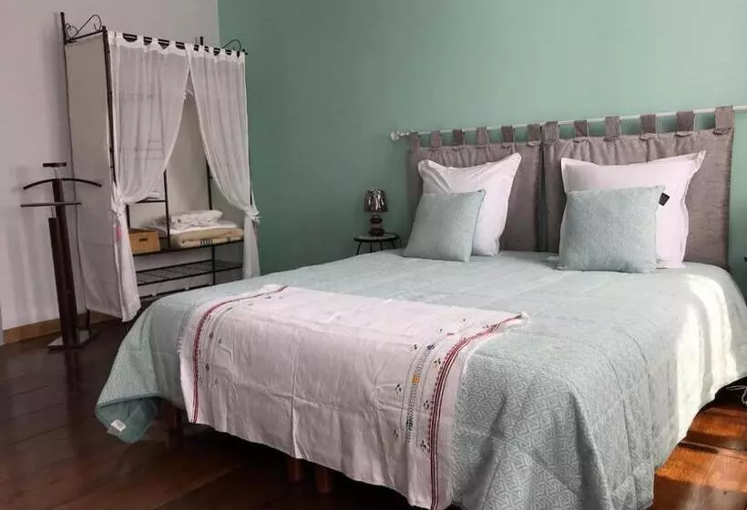 Aamiaismajoitus (B&B) Aux Rosiers