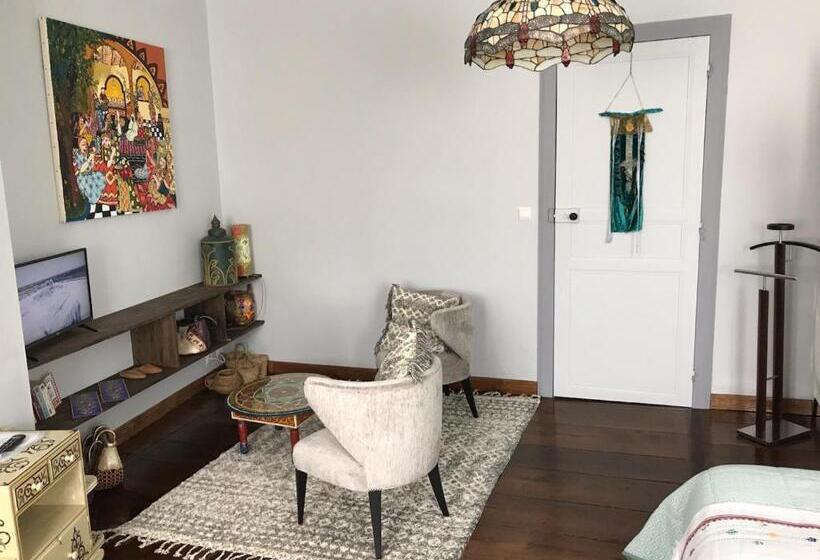 Bed and Breakfast Aux Rosiers