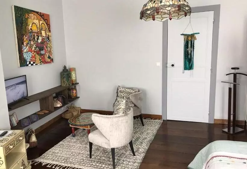 Aamiaismajoitus (B&B) Aux Rosiers