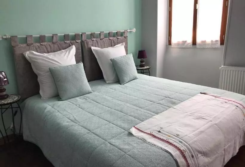 Aamiaismajoitus (B&B) Aux Rosiers