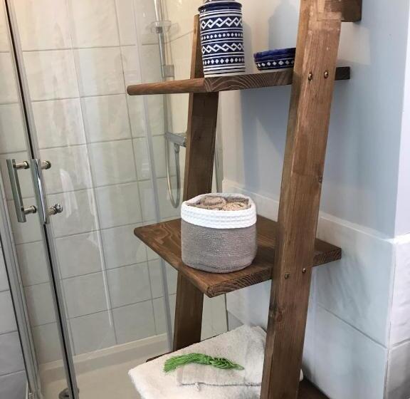 Bed and Breakfast Aux Rosiers