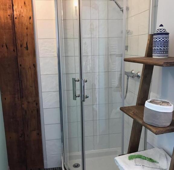 Bed and Breakfast Aux Rosiers