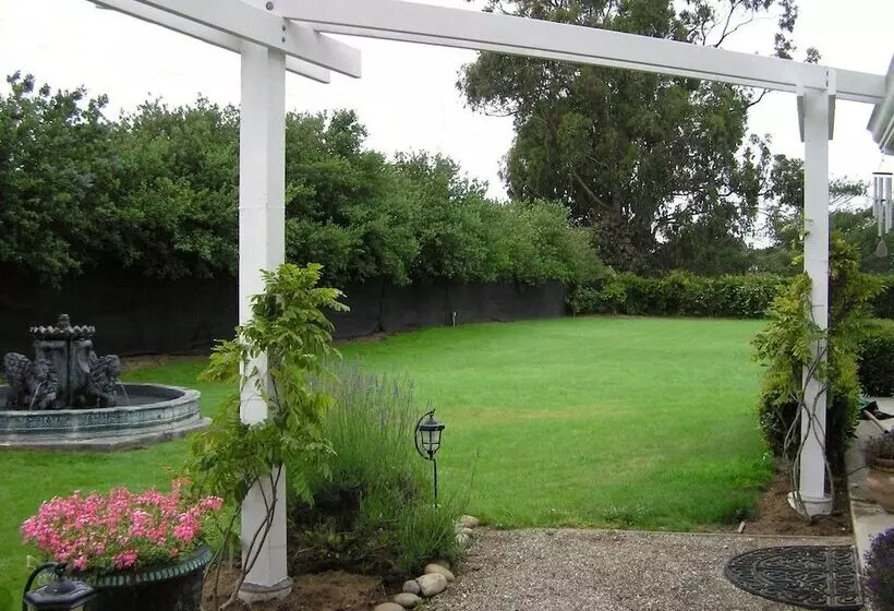 Aamiaismajoitus (B&B) Flora Vista Inn