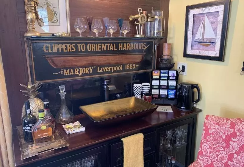 Aamiaismajoitus (B&B) Olde Captains Inn