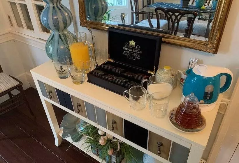 Aamiaismajoitus (B&B) Olde Captains Inn