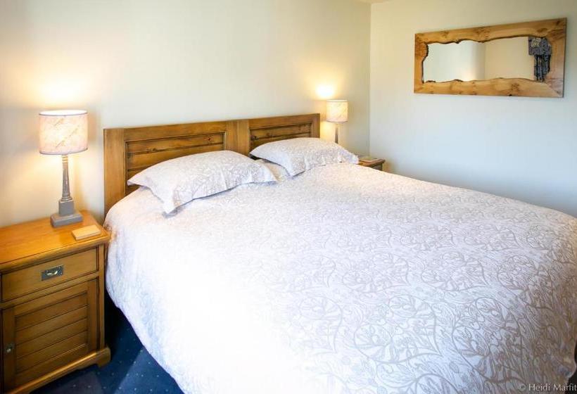 مبيت وإفطار Tucked Away House