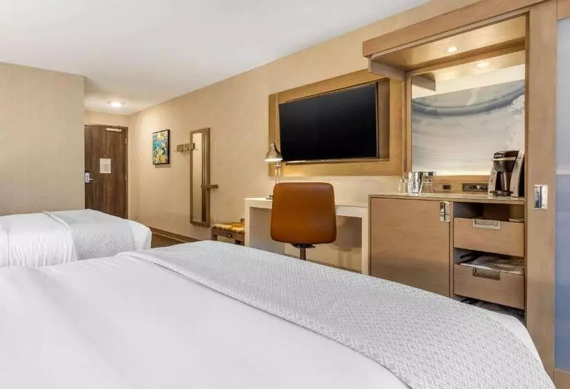 Cambria Hotel Milwaukee Downtown