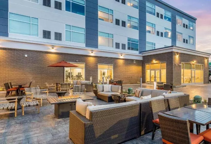 Cambria Hotel Milwaukee Downtown