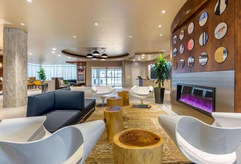 Cambria Hotel Milwaukee Downtown