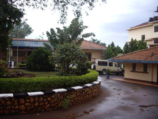 هتل Sunset International