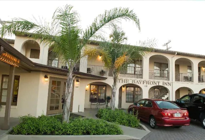 모텔 Bayfront Inn