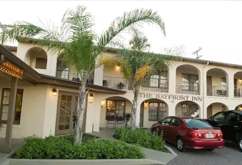 Motell Bayfront Inn