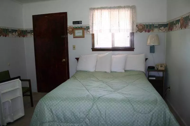 Motel Frontier Motor Lodge