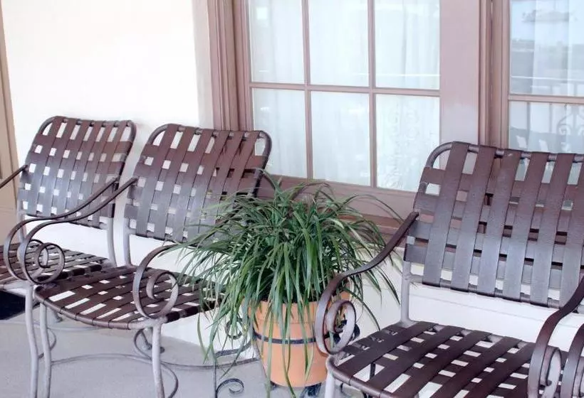 Motell Bayfront Inn