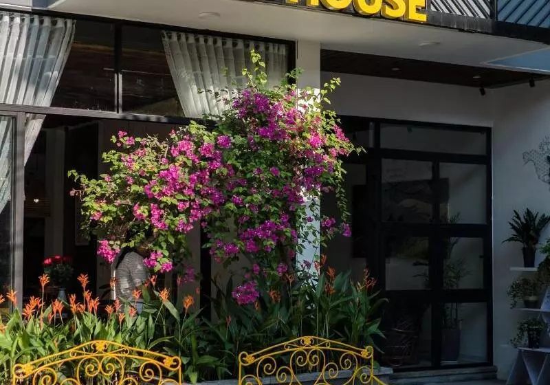 ユースホステル Wings House