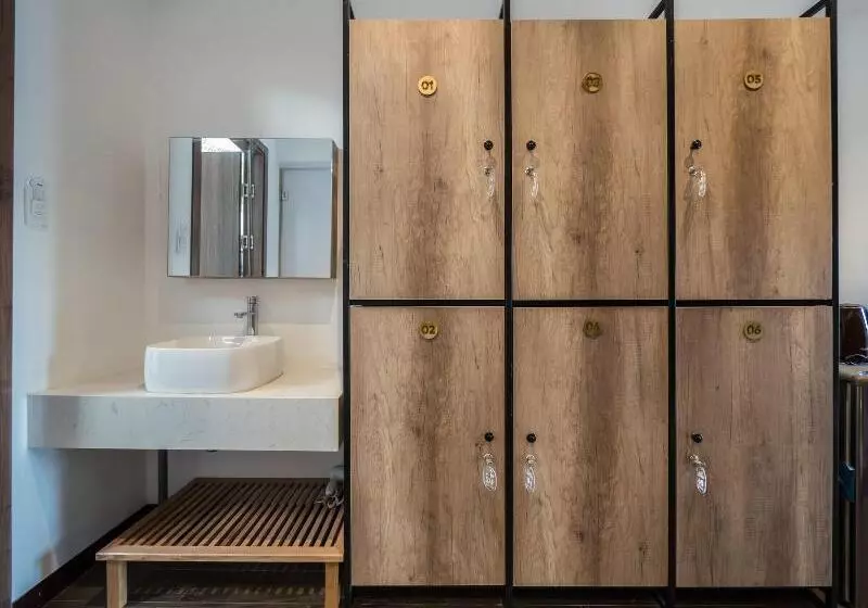 ユースホステル Wings House