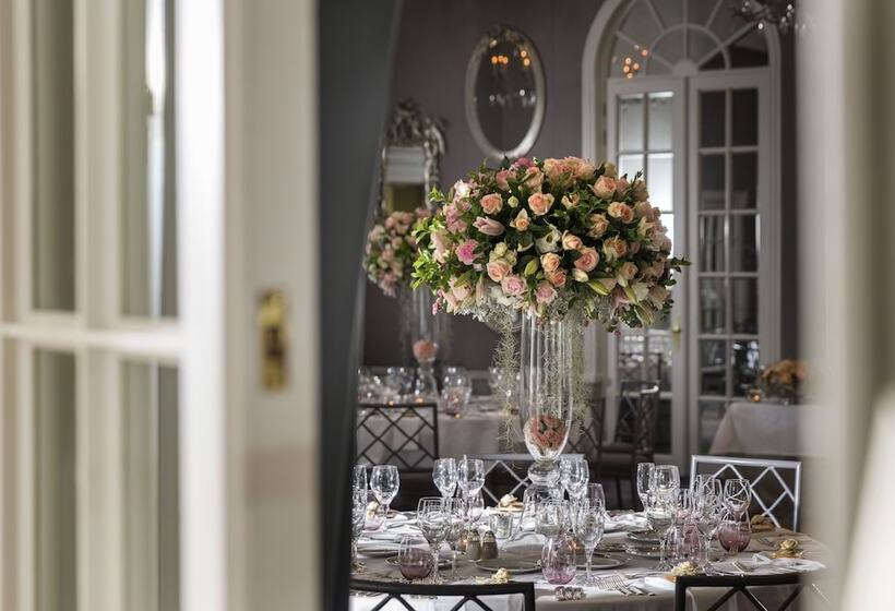 Four Seasons Hotel The Westcliff