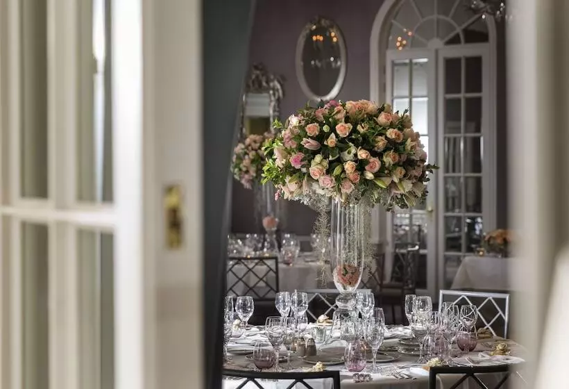 Four Seasons Hotel The Westcliff