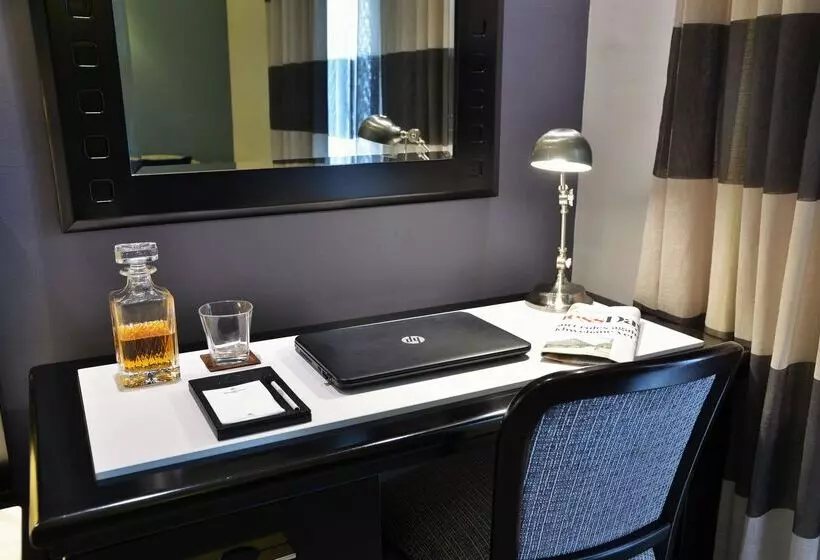 酒店 The Commodore