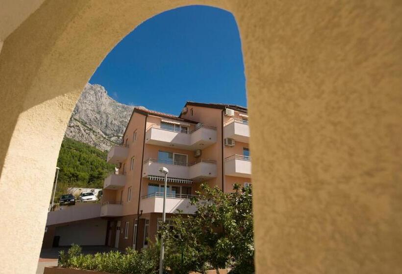 Apartments Vila Adrijana & Fitness Studio Wolf Bv