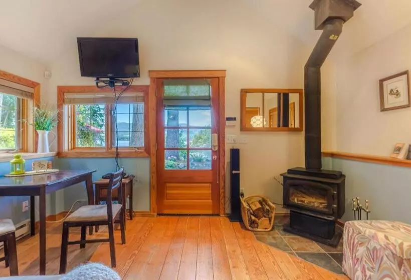 Aamiaismajoitus (B&B) Tranquility Bay Waterfront Inn